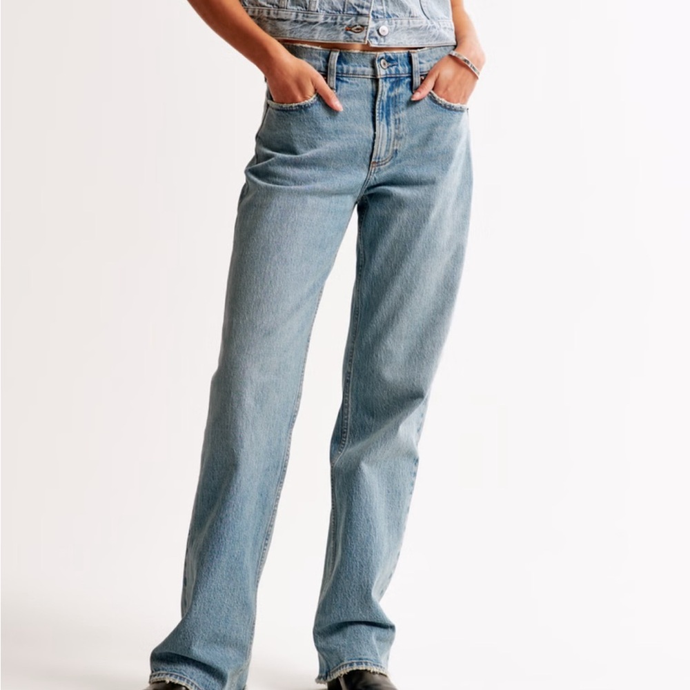 Abercrombie & Fitch Curve Love Low Rise Baggy Jeans